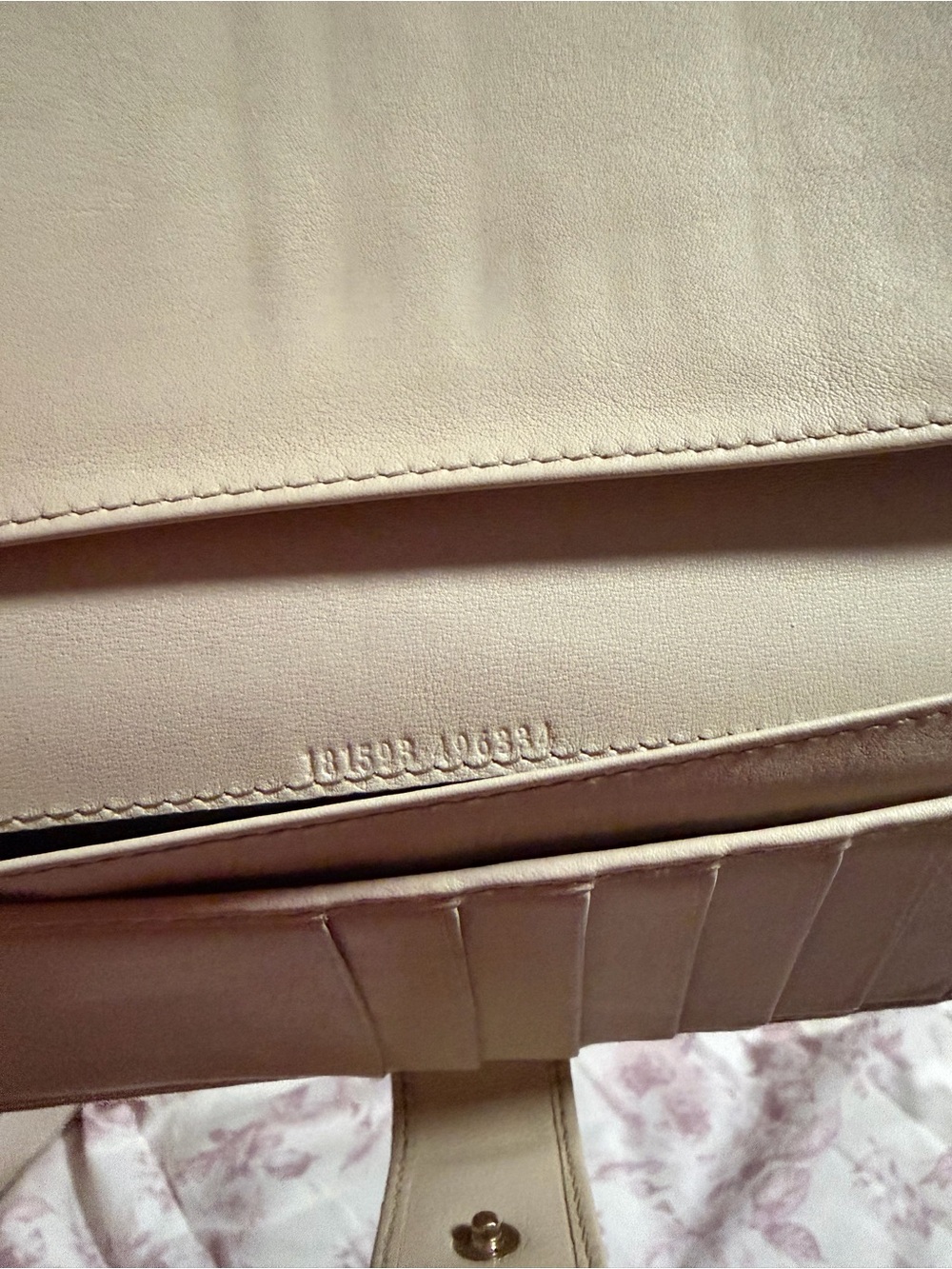 Gucci GG Supreme Canvas Long Wallet Beige and White - Picture 6 of 6